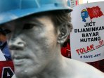 pegawai-pt-jict-demo-di-istana-negara_20150710_155820.jpg