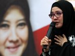 peggy-melati-sukma-berikan-inspirasi-bagi-calon-jemaah-haji_20150811_215149.jpg