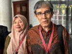 pegiat-pemilu-titi-anggraini-dan-direktur-eksekutif-netgrit-hadar-nafis-gumay-di-mk.jpg