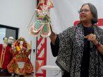 pegiat-wayang-potehi-sekaligus-founder-rumah-cinta-wayang-dwi-woro-retno-mastuti.jpg