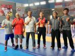 pegulat-desi-sinta-dikunjungi-perwakilan-koni-provinsi-banten-di-pelatnas-gulat_20180808_181407.jpg