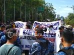 pekanbaru-neno-warisman-yang-merupakan-presidium-gerakan-2019-ganti-presiden_20180825_170913.jpg