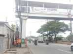pekerja-perbaiki-jpo-jalan-daan-mogot-jakarta_20201130_133000.jpg