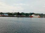 pelabuhan-namlea-maluku.jpg
