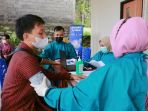 pelaksanaan-vaksin-covid-19-tenaga-didik-semarang_20210325_141621.jpg