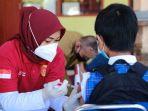pelaksanaan-vaksinasi-bagi-pelajar-di-makassar.jpg