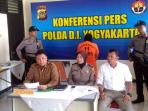 pelaku-bom-di-kafe-liquid_20161103_124136.jpg