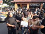 pelaku-kerusuhan-22-mei-di-petamburan.jpg