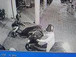 pelaku-pencurian-motor-terekam-kamera-cctv.jpg