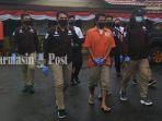 pelaku-penembakan-terhadap-kades-hr-digiring-petugas-polres-tabalong.jpg