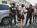 pelaku-penggelapan-motor-spesialis-motor-sport_20151103_182438.jpg