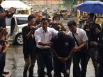 pelaku-penodongan-di-angkotan-kota-yang-dibekuk-jajaran-polsek-koja_20180626_092559.jpg