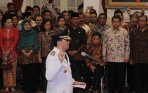 pelantikan-ahok-jadi-gubernur-dki-jakarta_20141119_162921.jpg