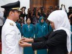 pelantikan-bupati-trenggalek-m-nur-arifin-oleh-gubernur-jatim-khofifah-di-gedung-negara-grahadi.jpg