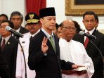 pelantikan-enam-menteri-baru_20150812_203615.jpg