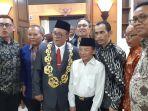 pelantikan-rektor-nih2.jpg