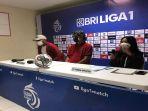 pelatih-bali-united-stefano-cugurra-teco-dalam-sesi-jumpa-pers.jpg