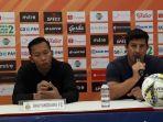pelatih-bhayangkara-fc-alfredo-vera-bersama-awan-setho.jpg