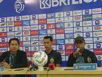 pelatih-bhayangkara-fc-emral-abus-kanan-dalam-sesi-jumpa-pers-usai-pertandingan-kontra-persija.jpg