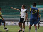 pelatih-bhayangkara-fc-paul-munster.jpg