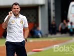 pelatih-bhayangkara-fc-simon-mcmenemy_20180320_044912.jpg