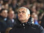 pelatih-chelsea-jose-mourinho-monyong_20150521_224313.jpg