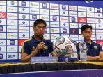 pelatih-dewa-united-fc-nil-maizar-dan-penyerang-dewa-united-feby-eka-putra.jpg