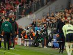 pelatih-kepala-bayern-munich-asal-jerman-thomas-tuchel-kanan-mendapat-kartu-merah.jpg