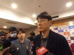 pelatih-kepala-timnas-indonesia-u-19-shin-tae-yong-saat-diwawancarai.jpg