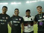 pelatih-kiper-persis-solo-eddy-harto-kedua-dari-kanan-kaos-putih-hitam.jpg