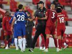 pelatih-liverpool-jurgen-klopp-melakukan-jabat-tangan-dengan-cesare-azpilicueta.jpg