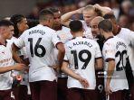 pelatih-manchester-city-pep-guardiola-kanan-berbicara.jpg