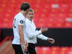 pelatih-manchester-united-ole-gunnar-solskjaer-bersama-pemain-sheffield.jpg