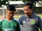 pelatih-persebaya-surabaya-djadjang-nurdjaman-kanan.jpg