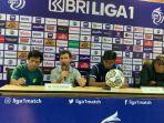 pelatih-persib-bandung-luis-milla-dalam-sesi-konferensi-pers-persib-bandung.jpg