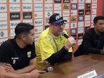 pelatih-persib-bandung-robert-alberts-dan-esteban-vizcarra.jpg