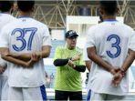 pelatih-persib-bandung-robert-rene-alberts-11.jpg