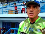 pelatih-persib-bandung-roberto-carlos-mario-gomez-3_20180320_165124.jpg