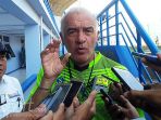 pelatih-persib-bandung-roberto-carlos-mario-gomez_20180426_171717.jpg