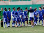 pelatih-persib-bandung-roberto-mario-carlos-gomez_20180808_033752.jpg
