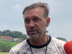 pelatih-persija-jakata-thomas-doll.jpg