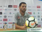 pelatih-persipura-jayapura-oswaldo-lessa-2.jpg
