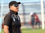 pelatih-persipura-peter-butler_20180401_210028.jpg