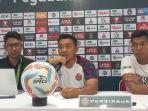 pelatih-persiraja-banda-aceh-achmad-zulkifli-saat-hadir-dalam-sesi-pre-match.jpg