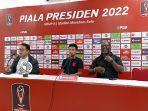 pelatih-persis-solo-jacksen-f-tiago-saat-memberikan-keterangan.jpg