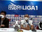 pelatih-pss-sleman-i-putu-gede-dalam-sesi-jumpa-pers.jpg