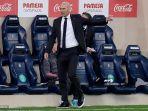 pelatih-real-madrid-prancis-zinedine-zidane-bereaksi-selama-pertandingan-saat-lawan-villarreal.jpg