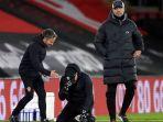 pelatih-southampton-ralph-hasenhuttl-menangis.jpg