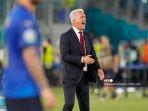 pelatih-swiss-bosnia-swiss-vladimir-petkovic-berteriak-dari-pinggir-lapangan-selama-pertandingan.jpg