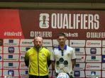 pelatih-timnas-brunei-darussalam-mario-rivera-dan-kapten-timnas-brunei.jpg